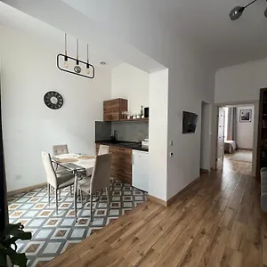 Fiesta On Franka 2br-6p Львов